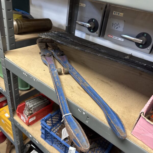 Pair of record bolt cutters