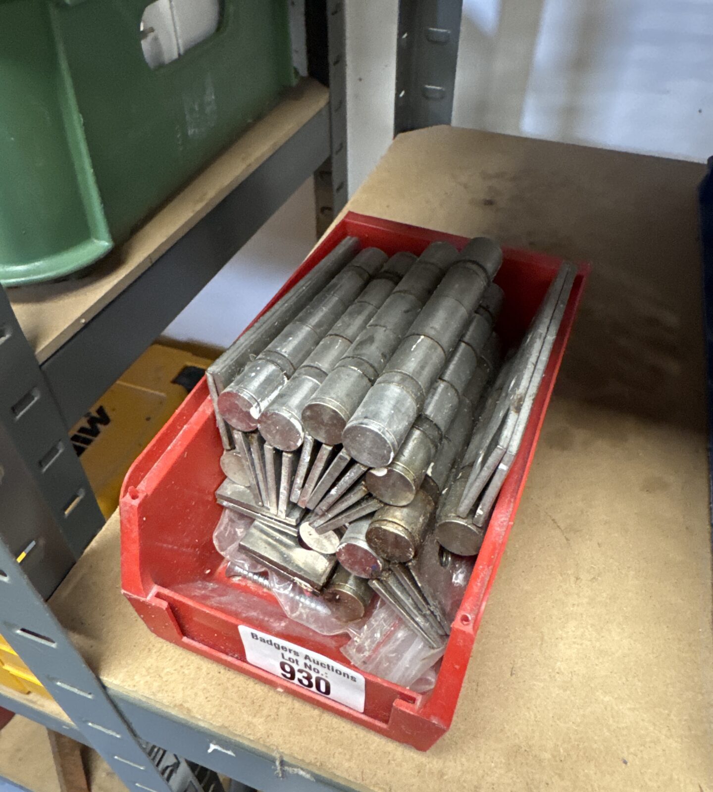 Small tub of heavy duty hinges