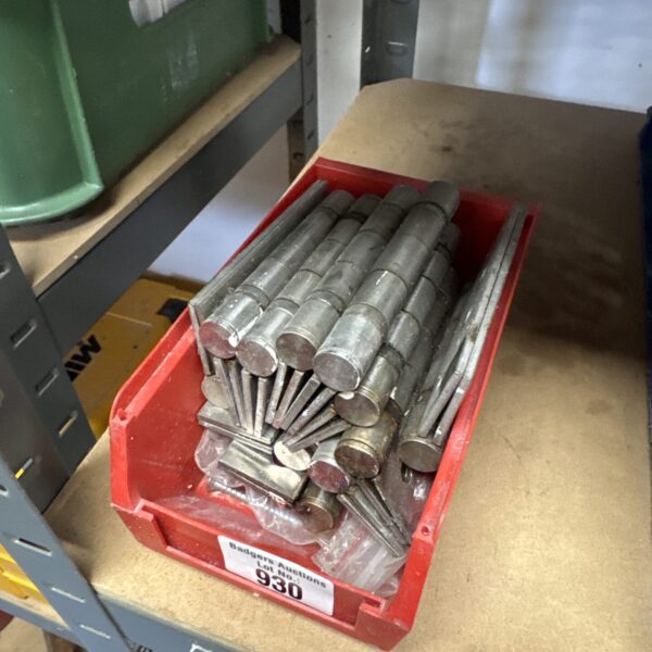 Small tub of heavy duty hinges