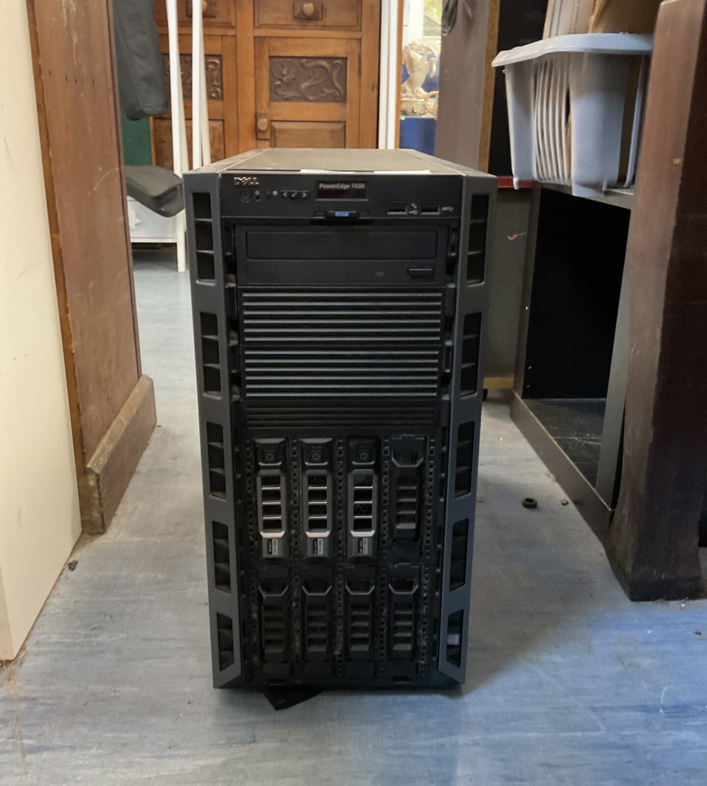 Dell poweredge t430 server working with hards drives