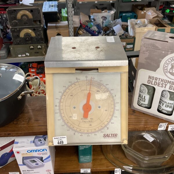 Vintage salter  model 182 scale