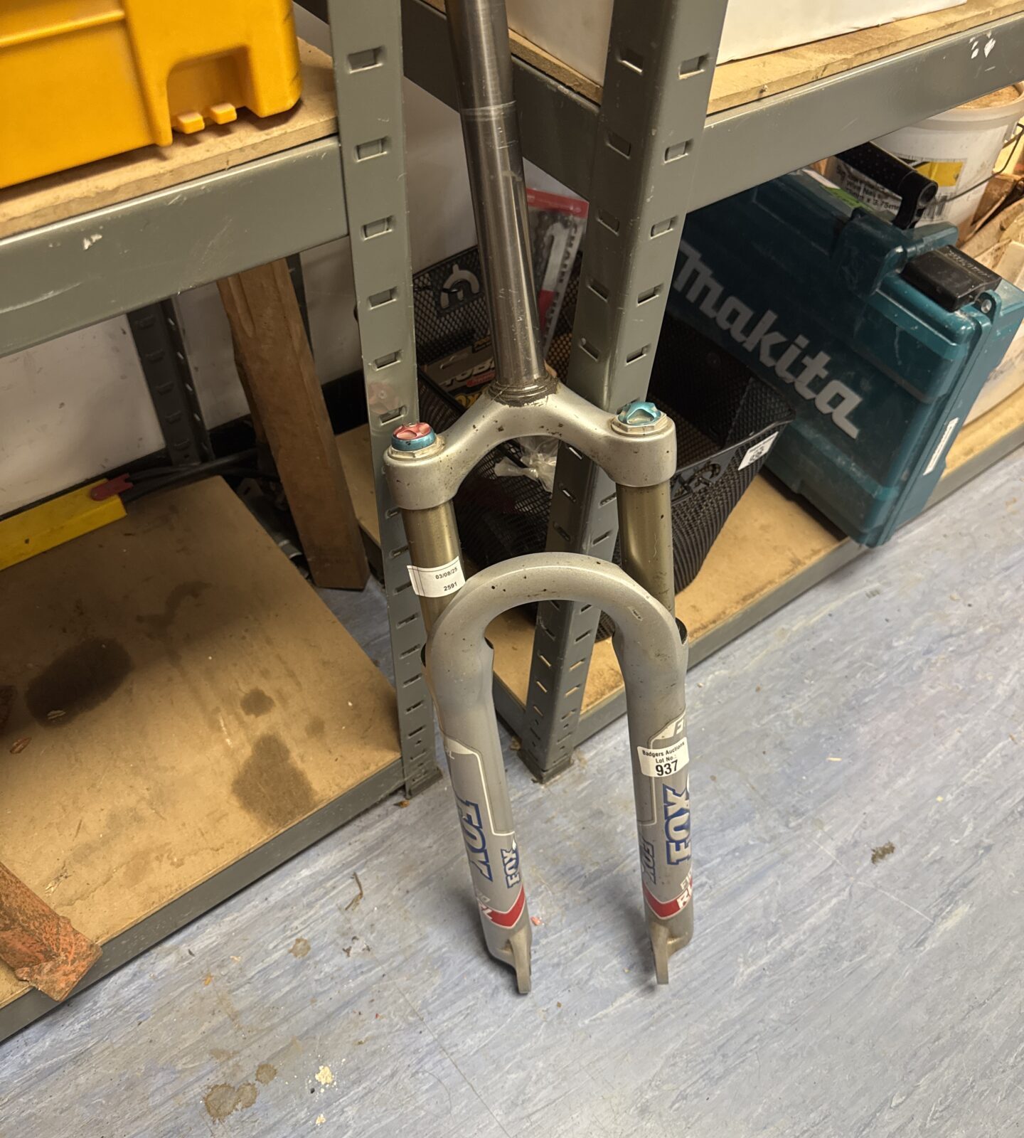 Pair of Fox f100 rl bicycle suspension forks