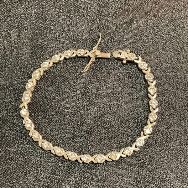 925 Silver bracelet set with white stones