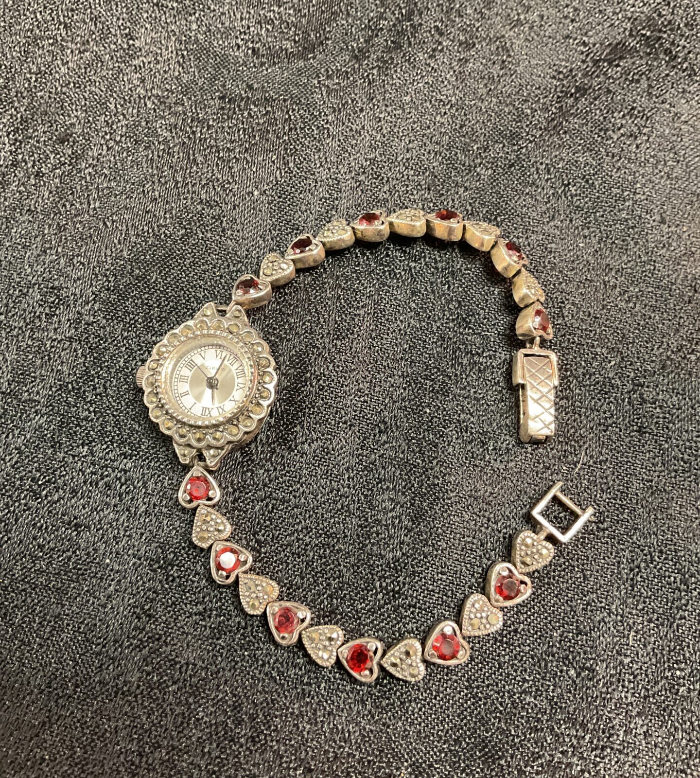 925 silver quartz watch and heart bracelet set with garnet stones and marcasites