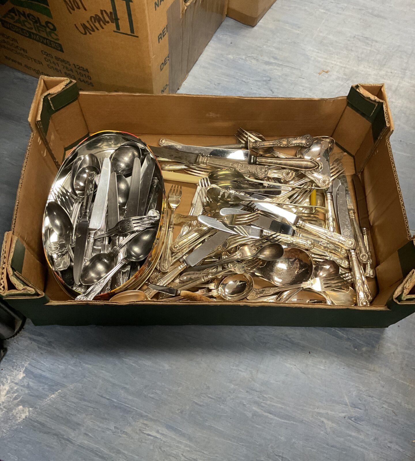 Box of mixed cutlery inc silverplate