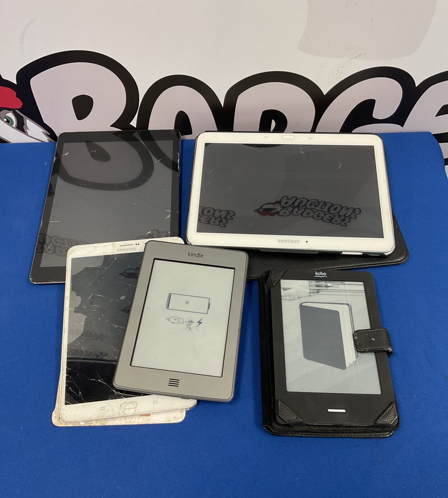 Bundle of tablets inc samsung & apple spares or repair