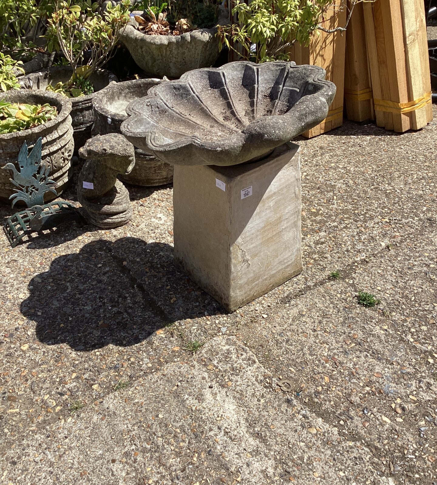 Birdbath with plinth