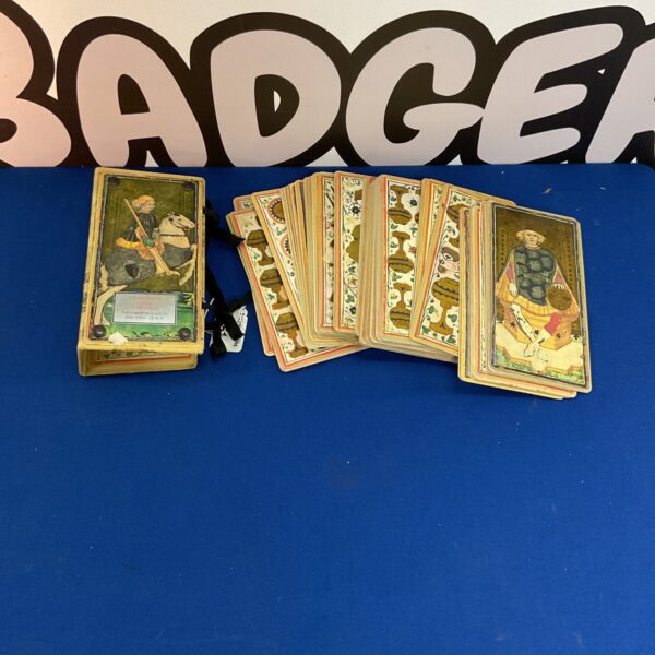 Vintage Itarocchi Del Visconti tarot deck from Italy, collectible cards.