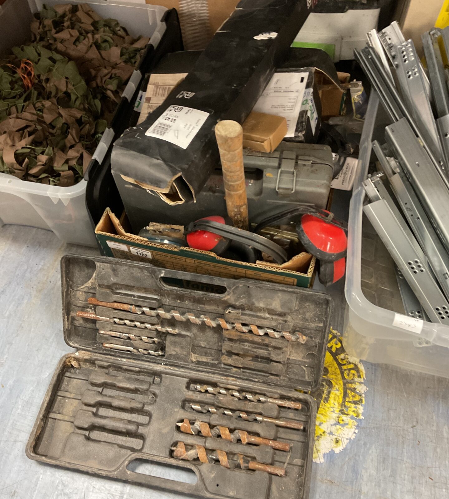 Tray of mixed tools inc part drill bit set