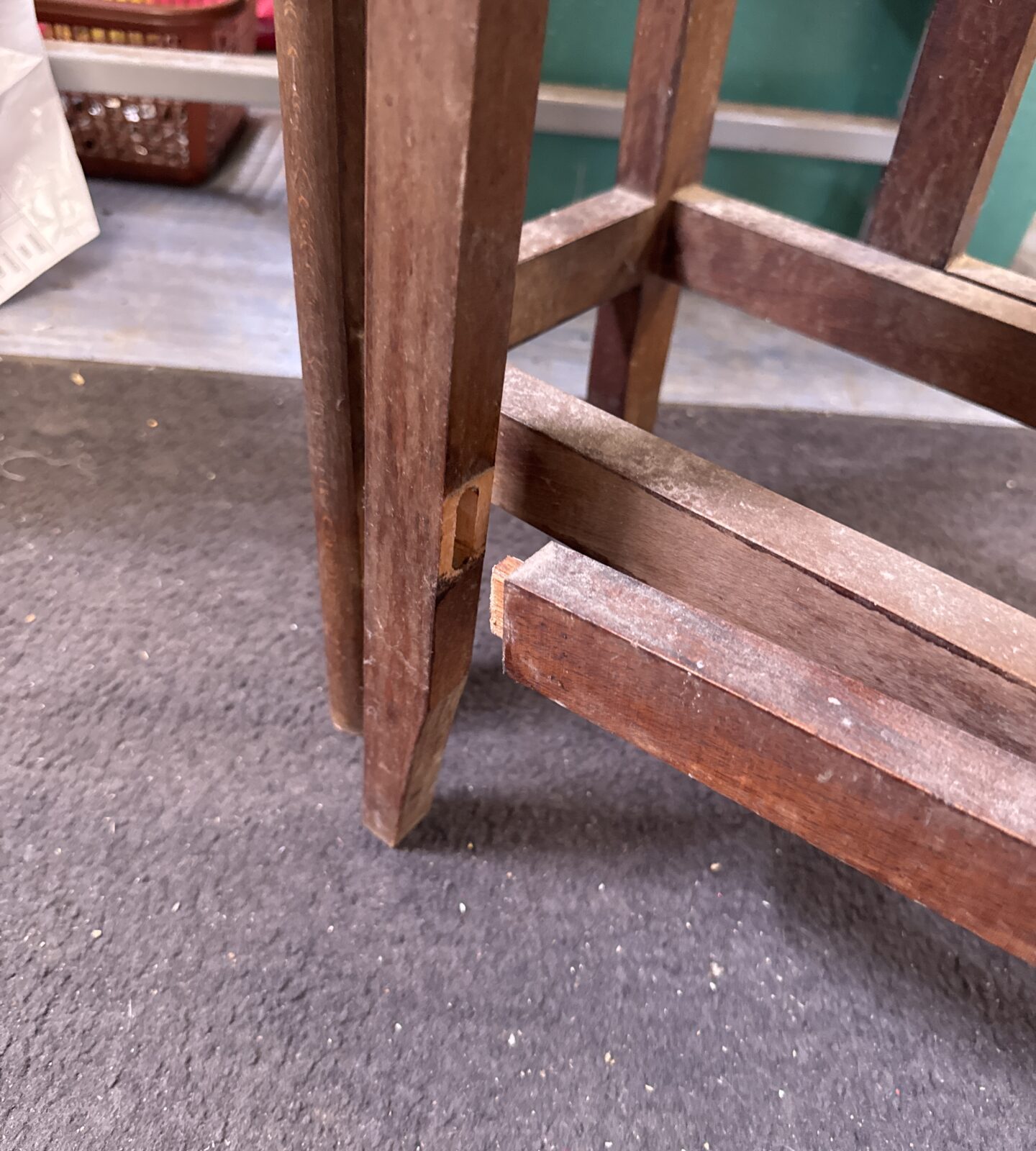 Vintage Formica small drop leaf table - needs attention, surface layers delaminating & one gate leg needs repair - Image 3