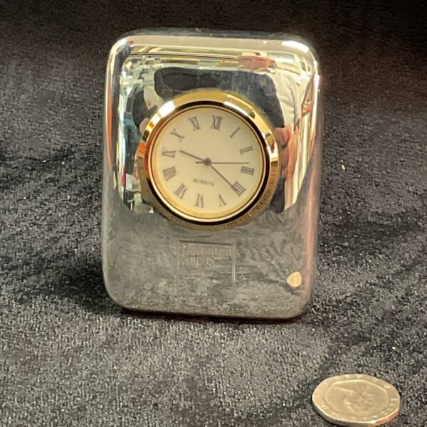 Goldman Sachs’s Quartz desk clock