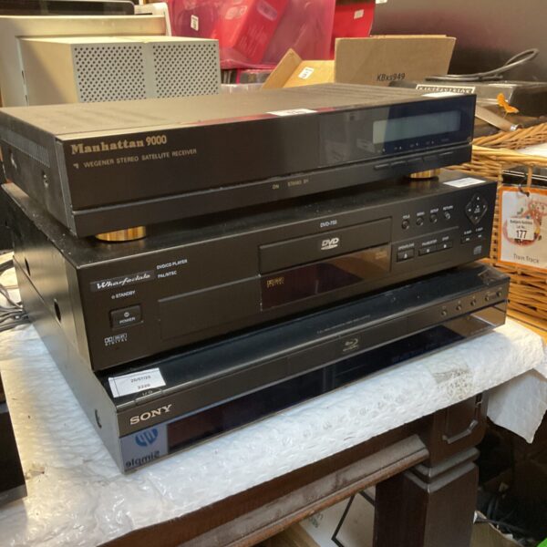 Wharfdale dvd 750, sony bdp-8300 bluray & manhattan 9000 satellite receiver