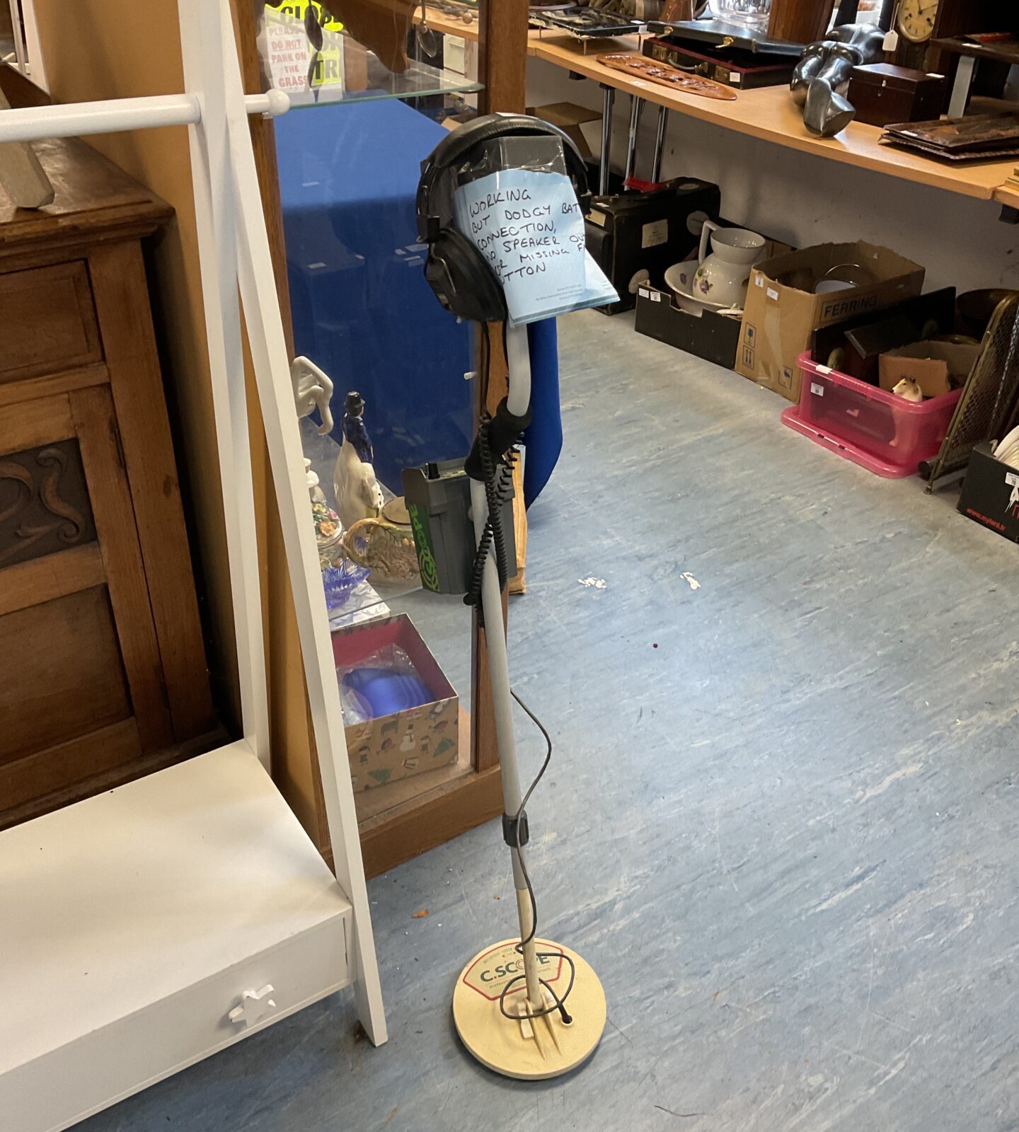 C-scope cs990kd metal detector working but battery connection is loose