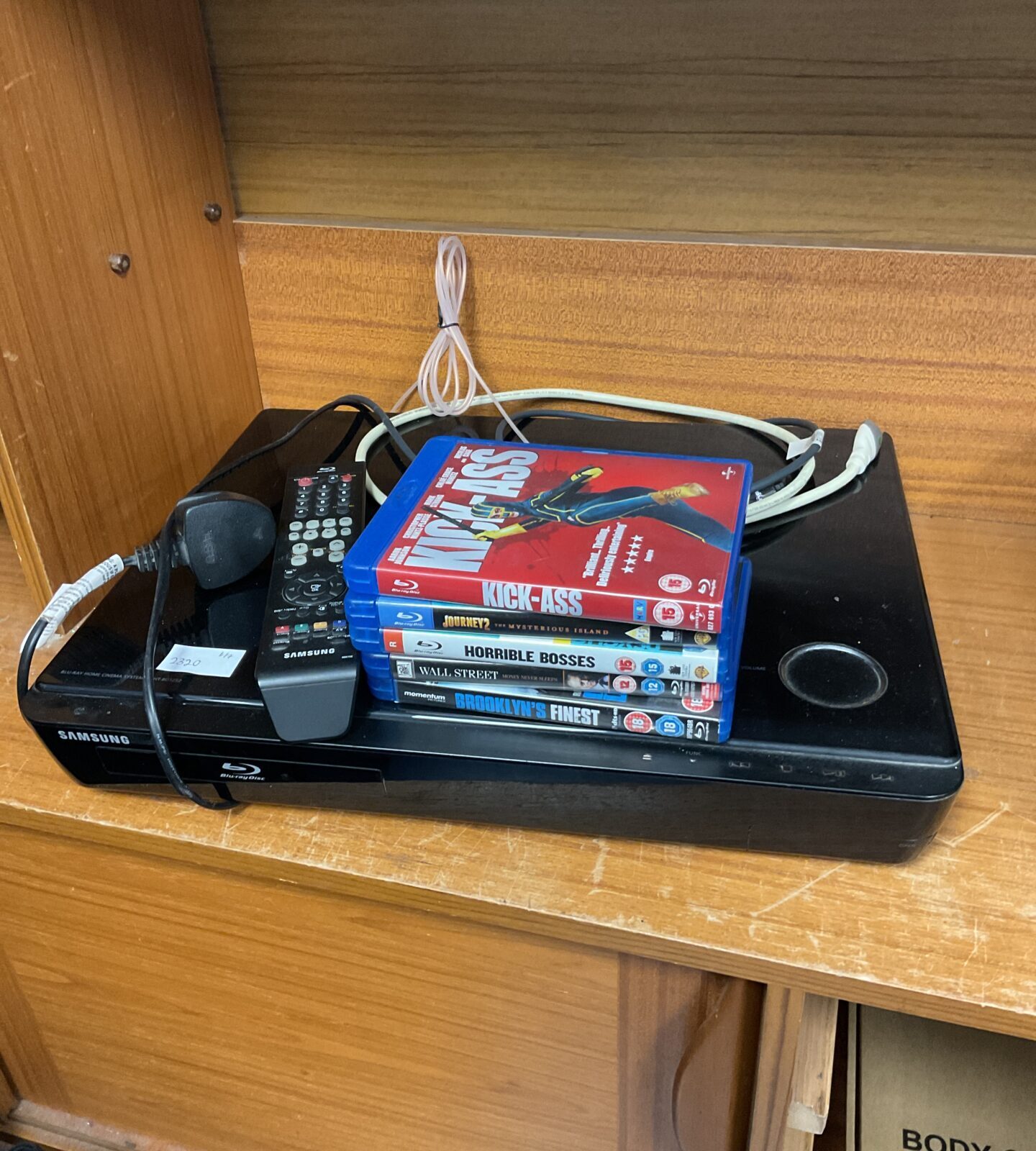 Samsung bluray disc player with remote & movies