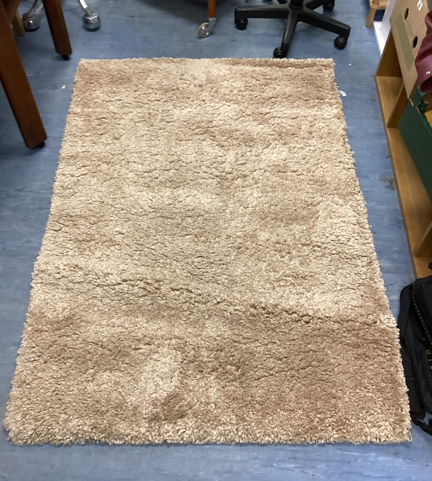 beige shagpile rug