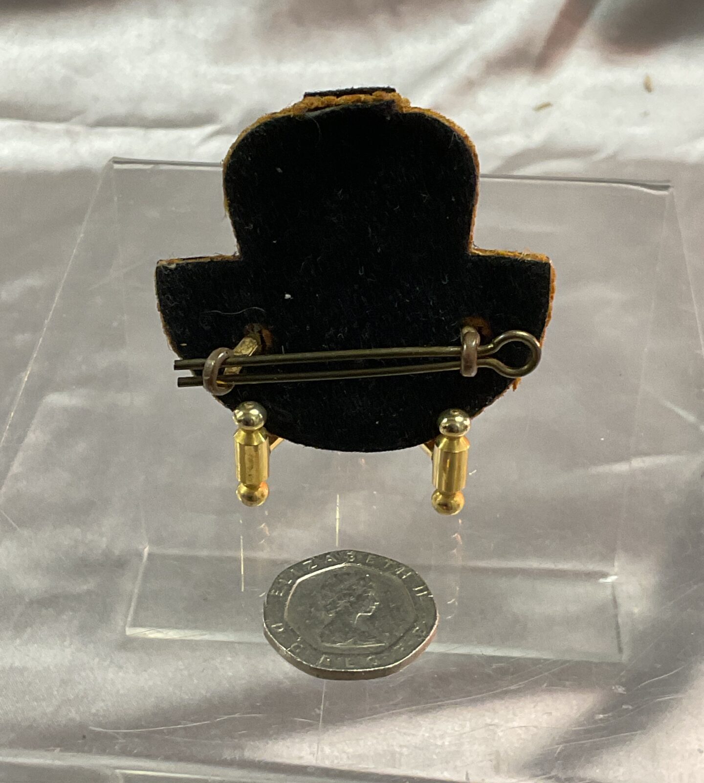 Royal Air Force RAF Warrant officers cap badge queens crown unused - Image 2