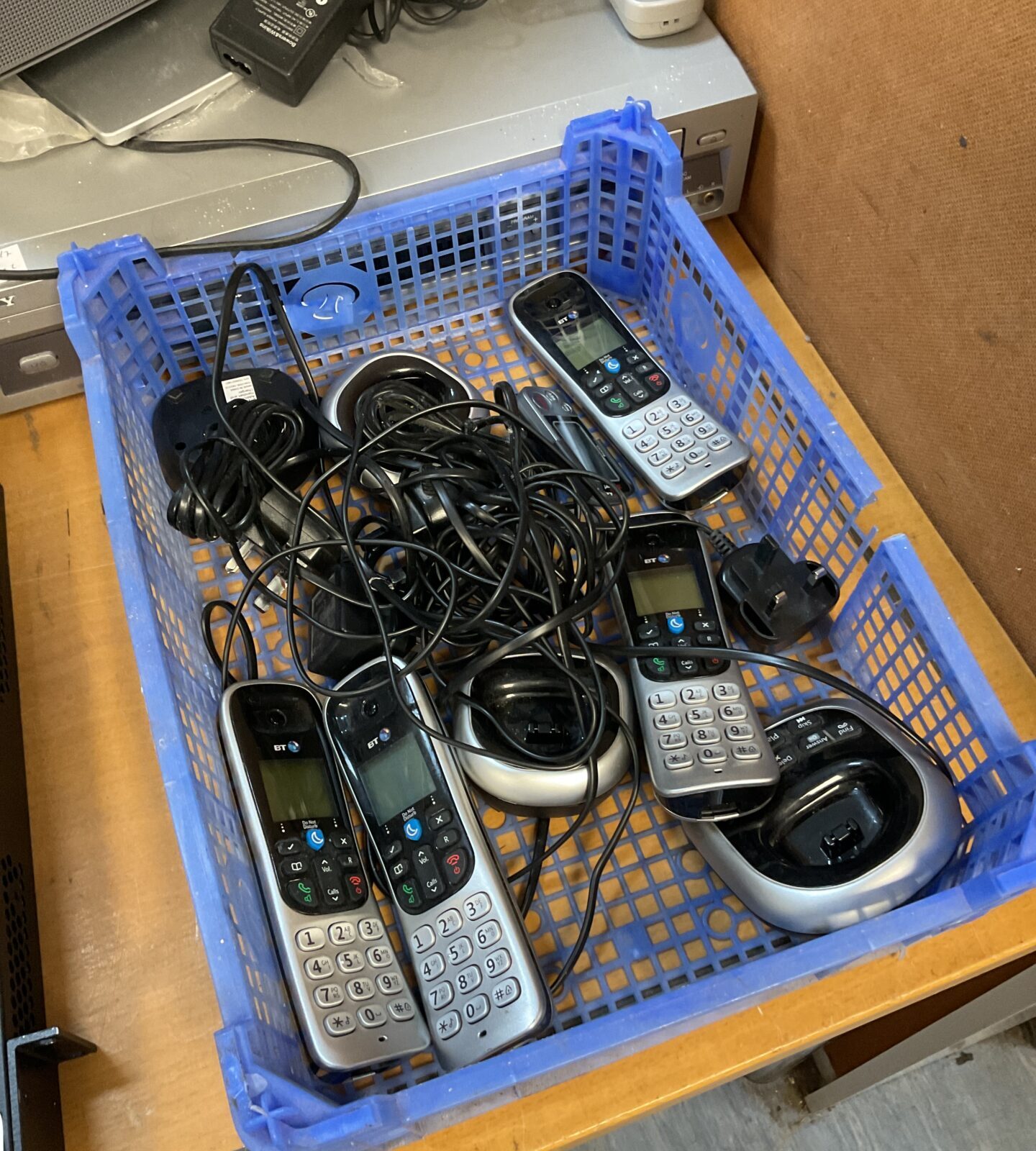 Set of four cordless bt telephones