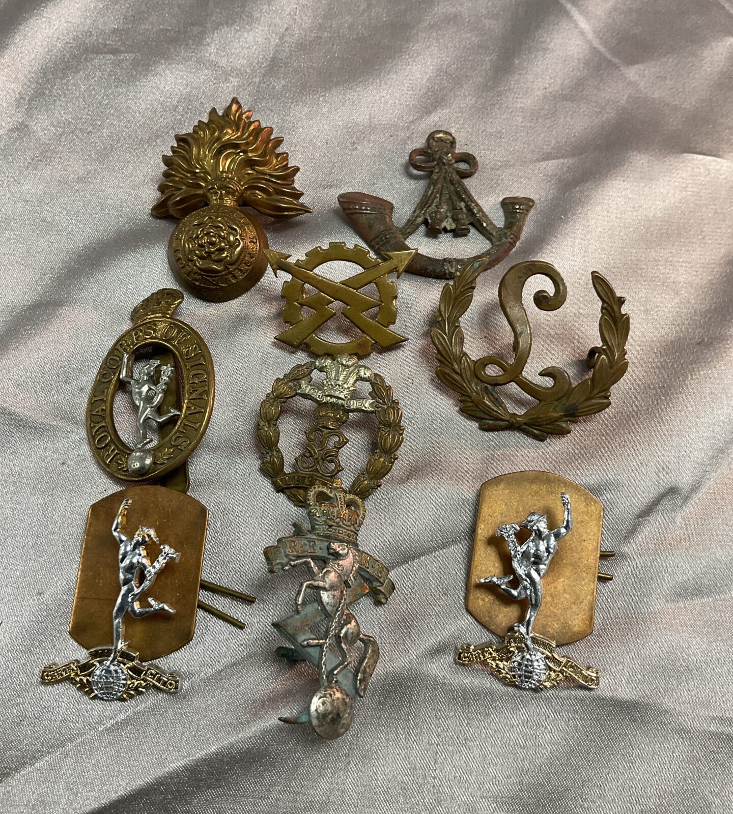 Collection of ww2 Cap and collar badges and modern day badges