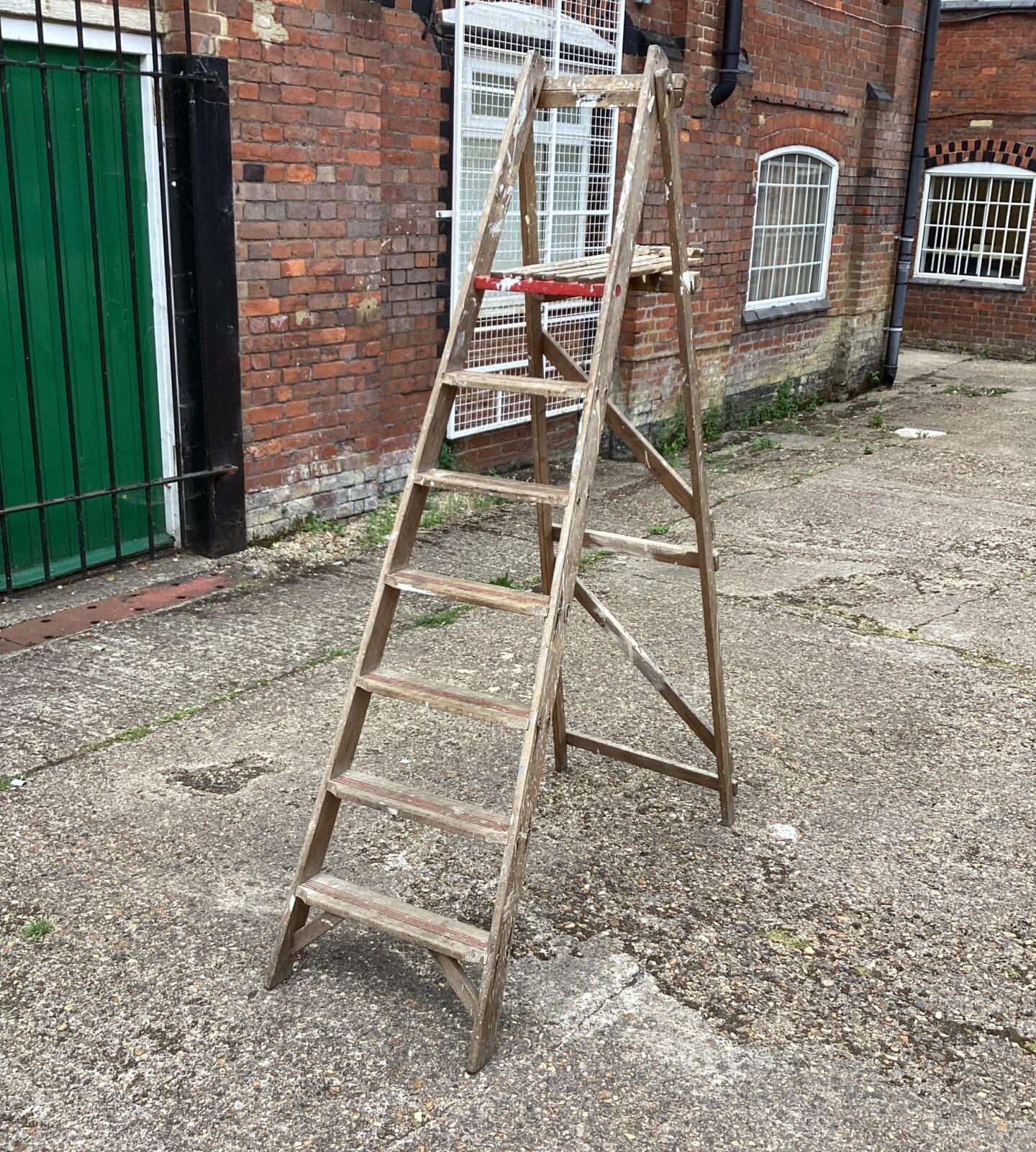 Wooden 6’ platform step ladder