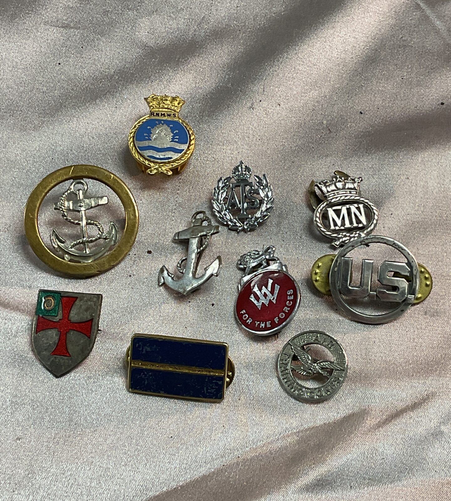 Collection of assorted military ww2 badges