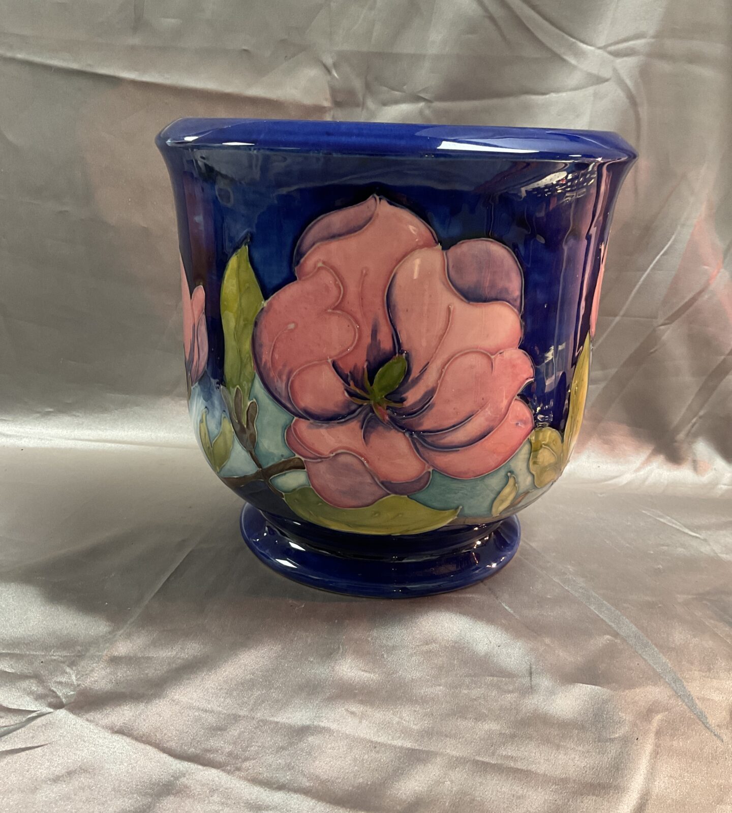 william moorcroft c1975 large 9” magnolia jardinier