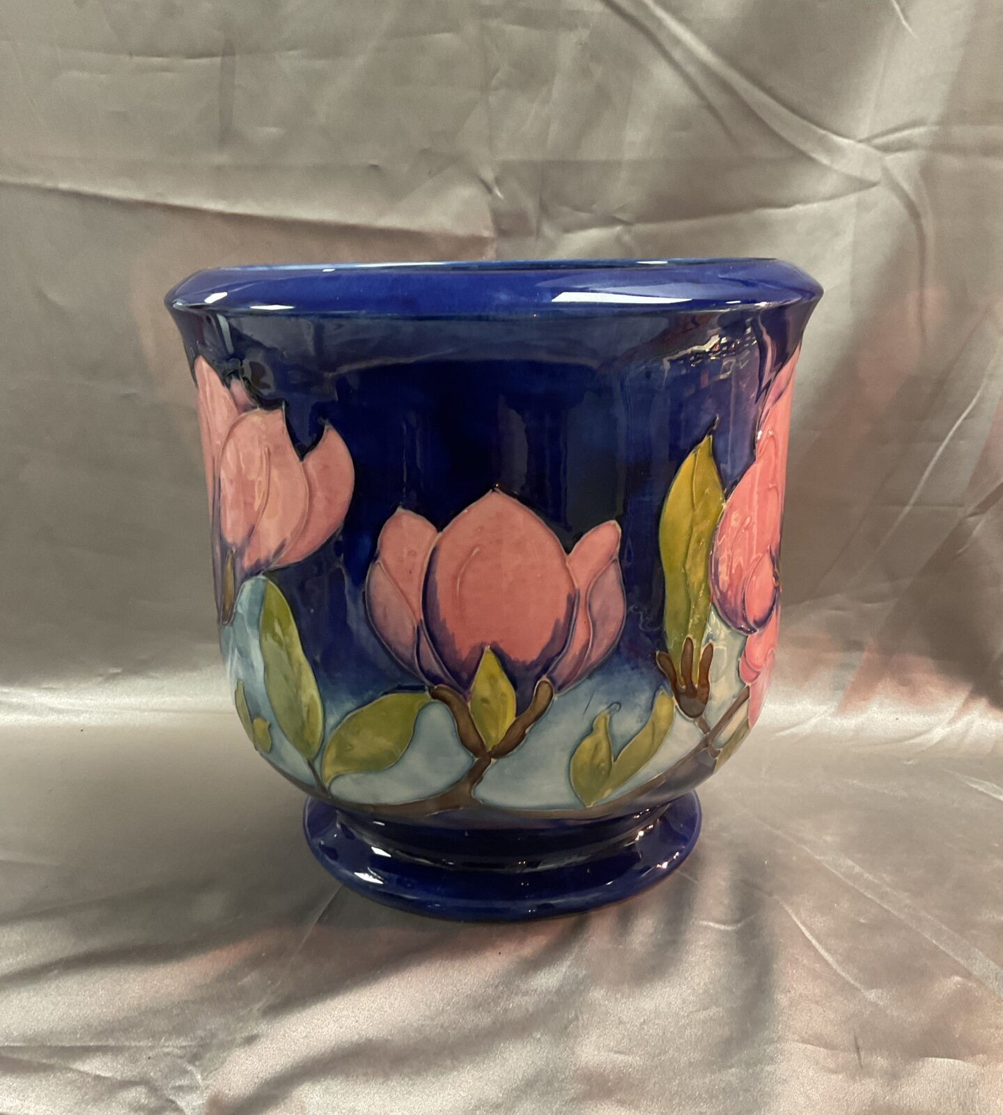 william moorcroft c1975 large 9” magnolia jardinier - Image 2