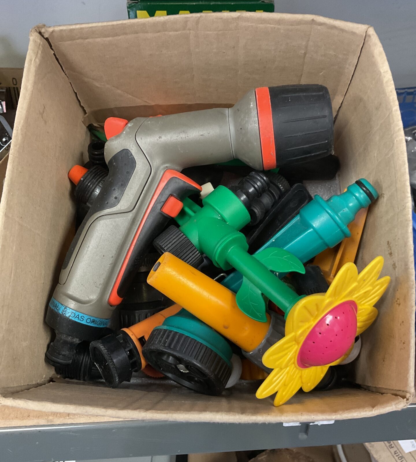 Box of hose heads & connectors