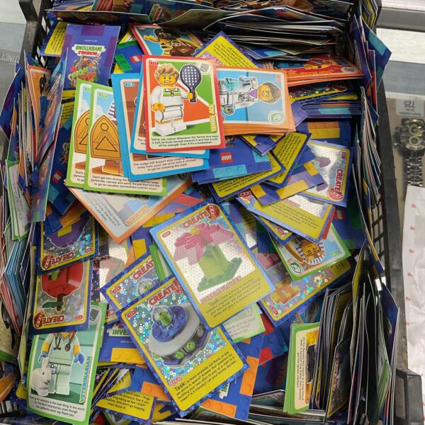 Large quantity of Lego create the world trading cards