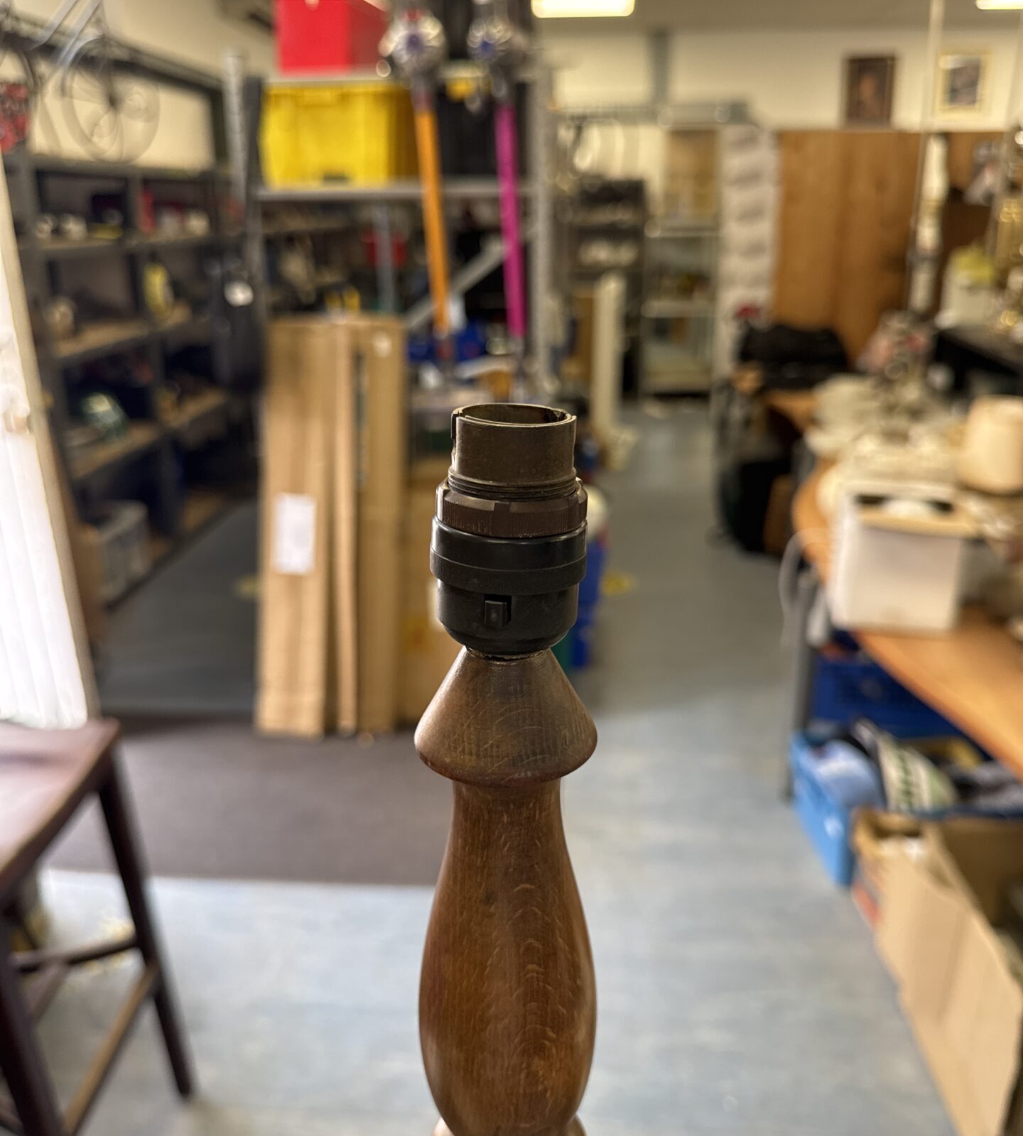 Vintage standard lamp with bakelite bulb holder - Image 2