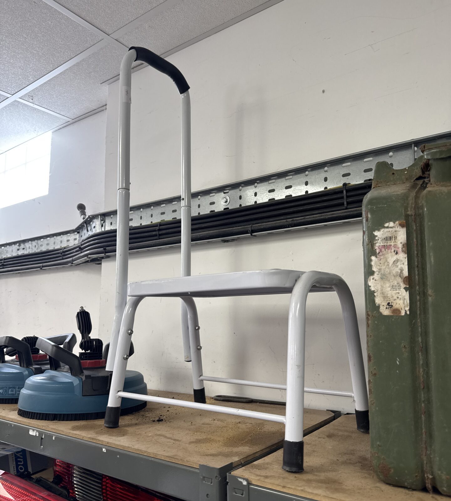 Metal access step