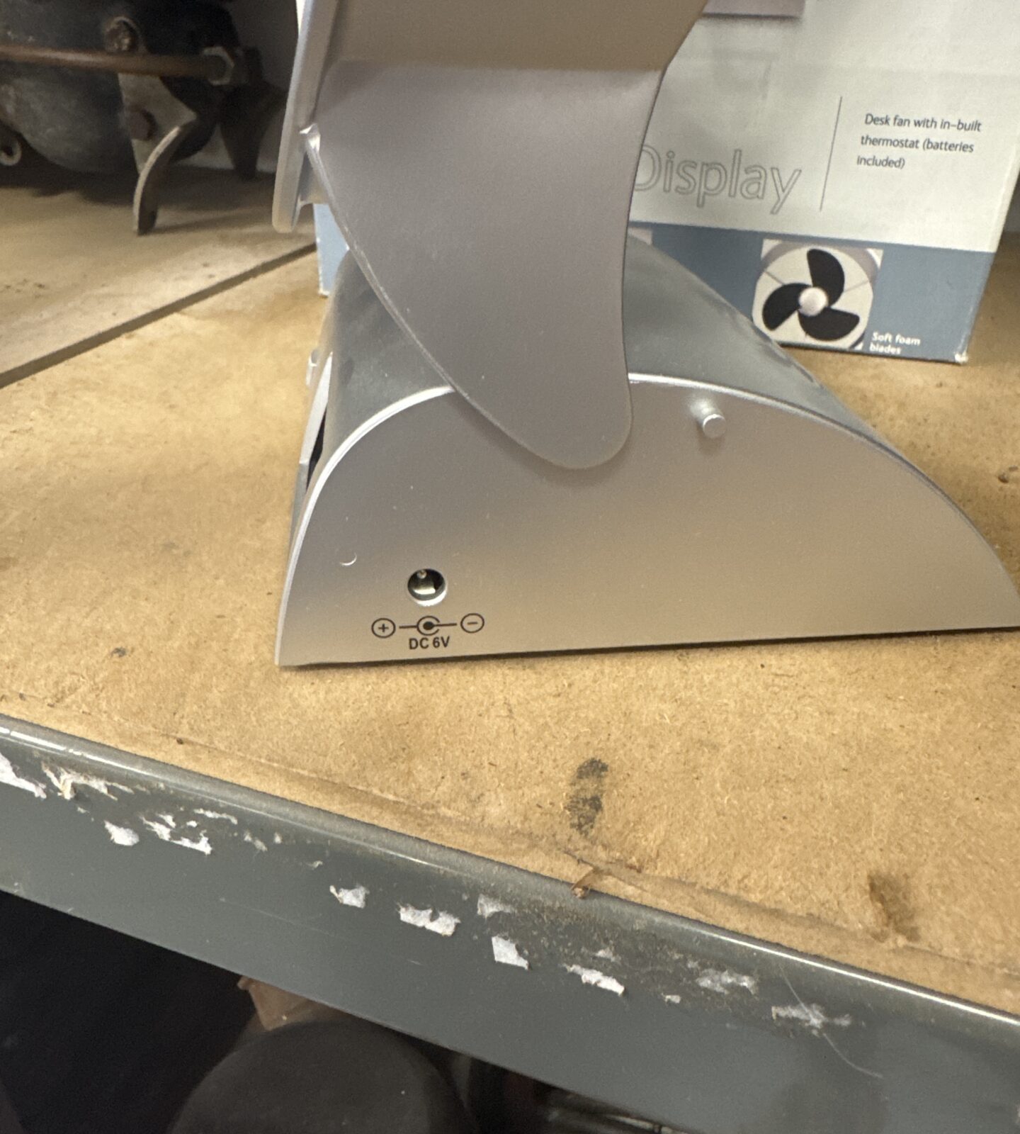 B&Q desk fan - needs 6v power adapter - Image 2