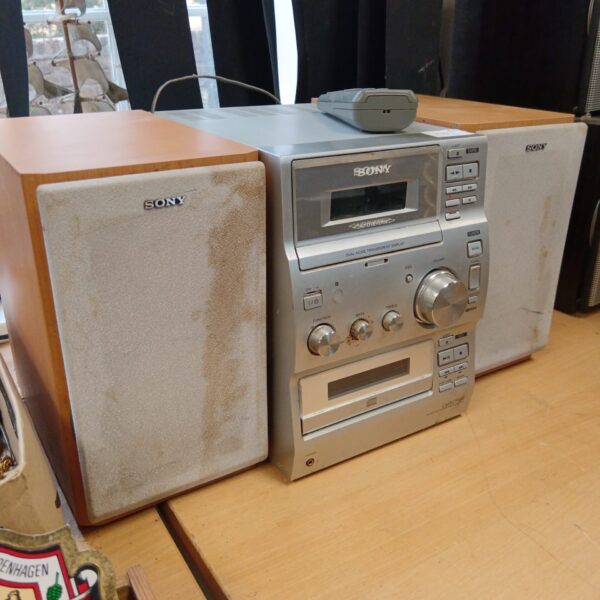 Sony micro hifi system cmt-co100 with remote