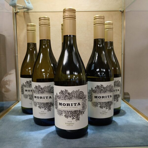 Lot of six bottles of Morita 2018 Viognier wine.