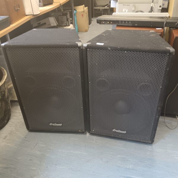 pair of prosound psp15 version 2 speakers
