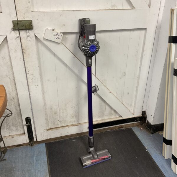 Dyson dc59 battery vacuum cleaner working with charger