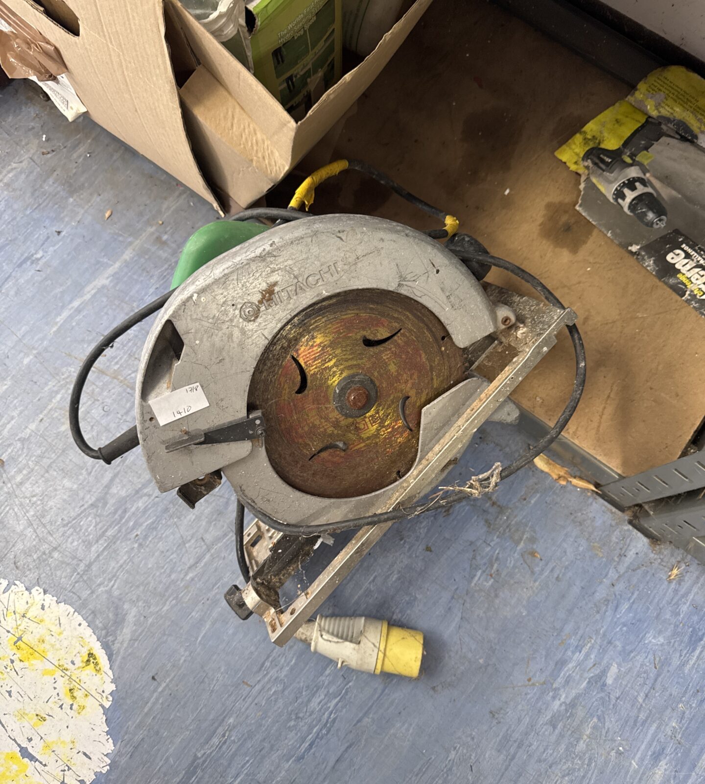 Large hitachi 110v circular saw - untested, cable has 2 tape repairs
