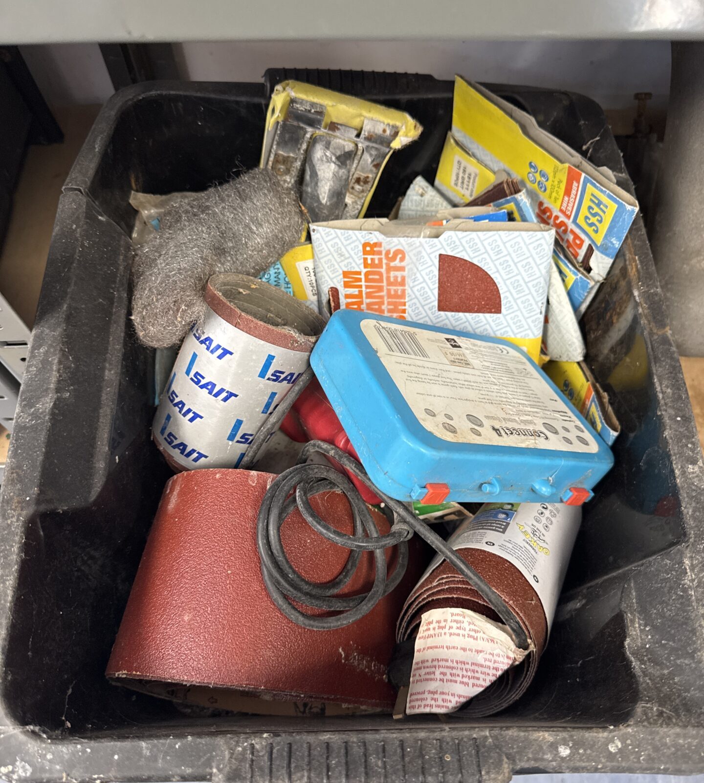 Box of shed clearance items inc assorted sanding pads & wire wool