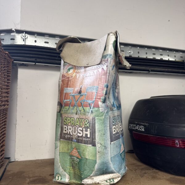 Spray & brush fence painting pump sprayer & brush