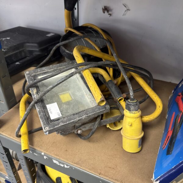 Two 110v site lights - untested