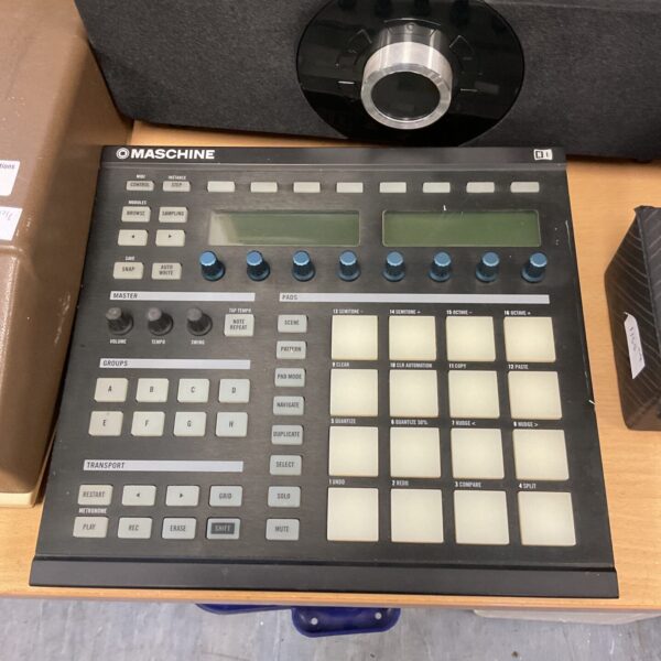 Native instruments maschine controller