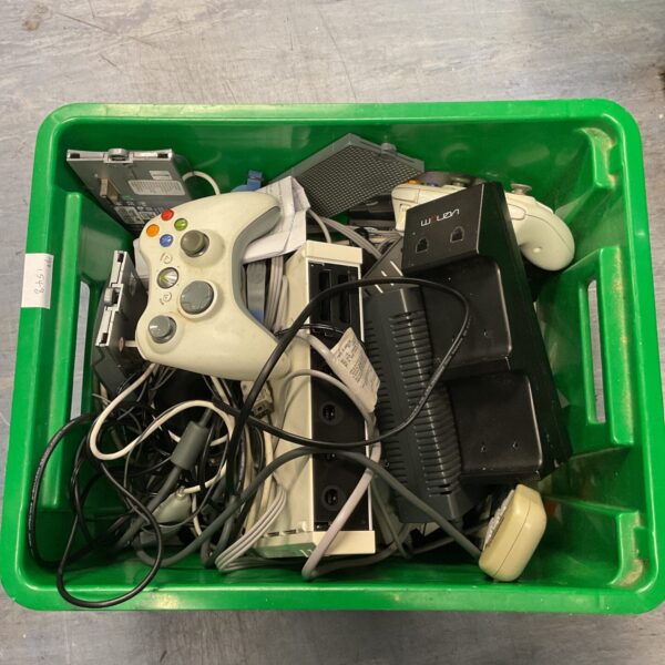 Gaming console bundle featuring Nintendo Wii and Xbox 360 controllers.
