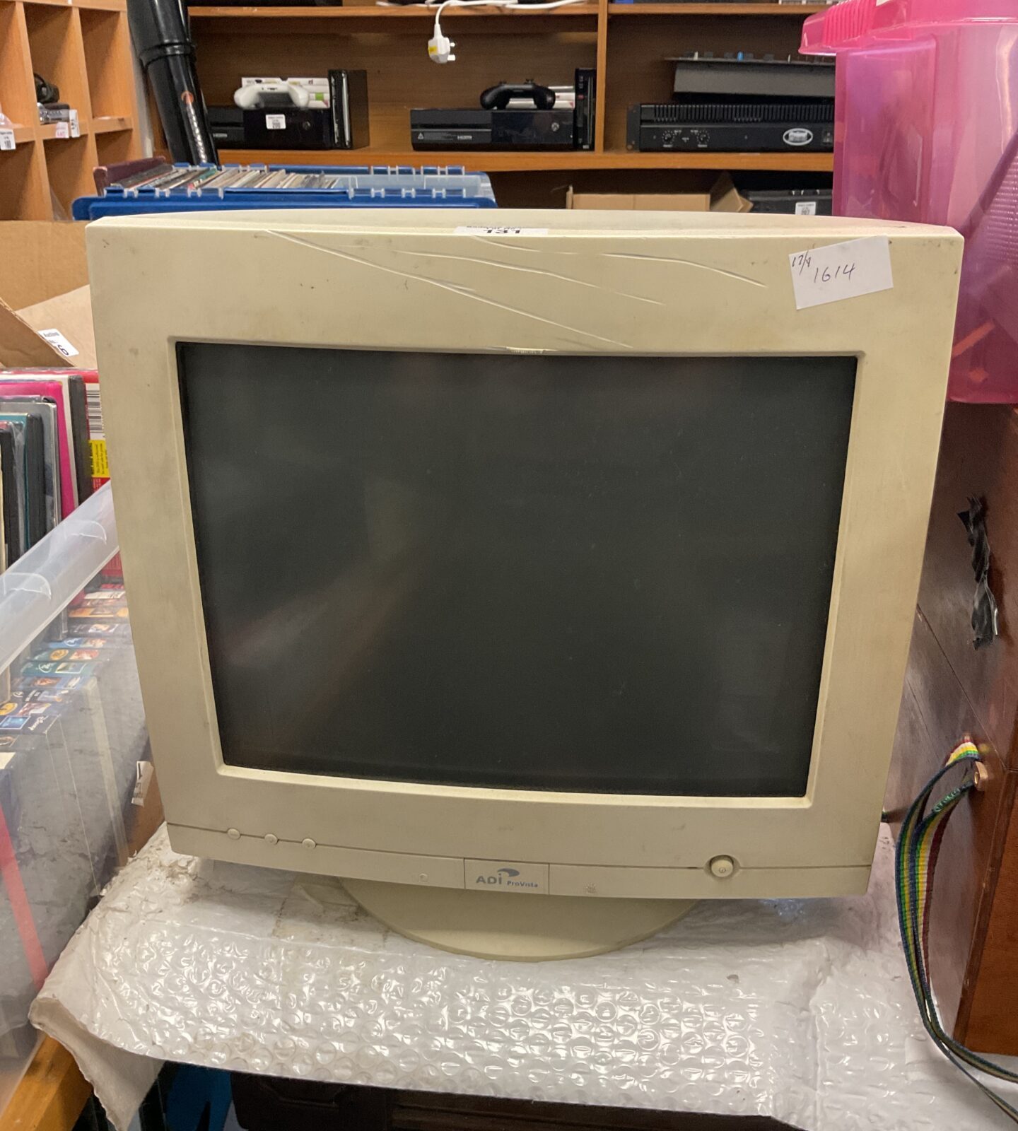 Adi provista crt pc monitor