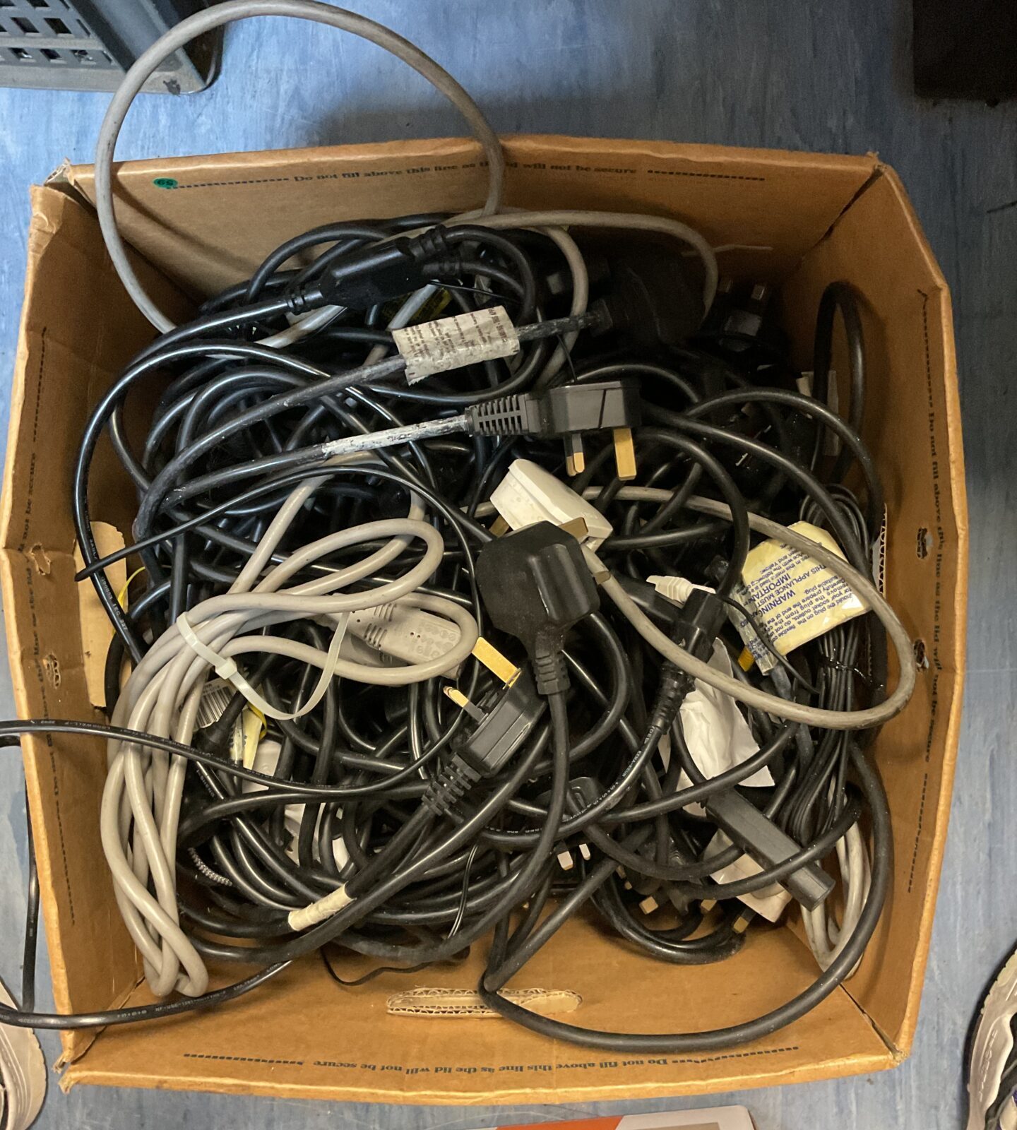 Box of mixed cables & power supplies