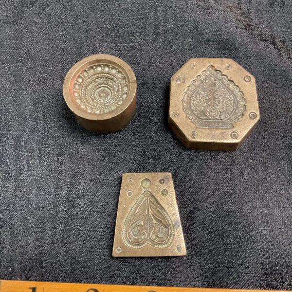 Antique Indian jewellery die with floral design, bronze mould.