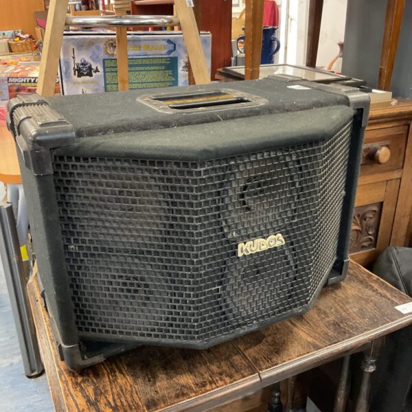 Vintage Kudos 6 speaker array for PA or stage use.