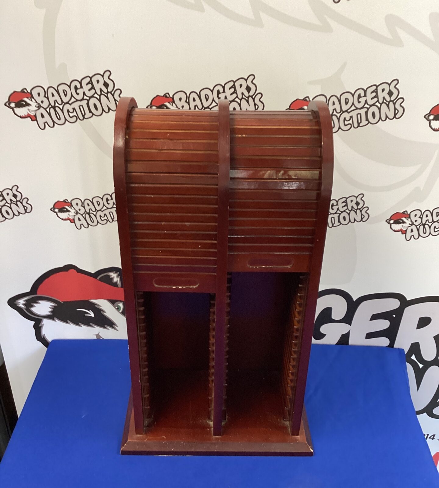 DVD RollernShutter Cabinet