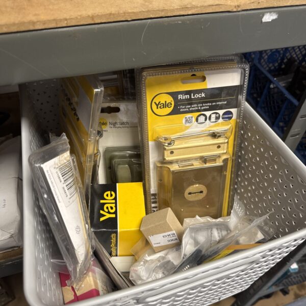 Mixed lot of new Yale locks in original packaging.