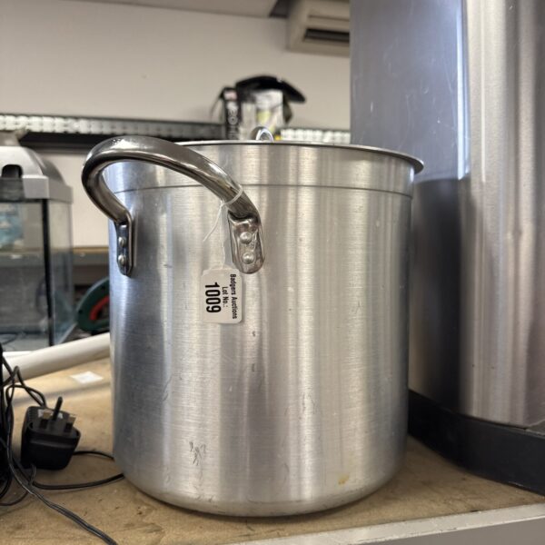 Large galvanised cooking pot with handles, suitable for kitchen use.