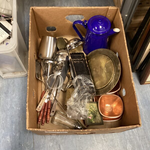 Box of mixed kitchenware inc blue enamelled coffee pot & selection of metal wear