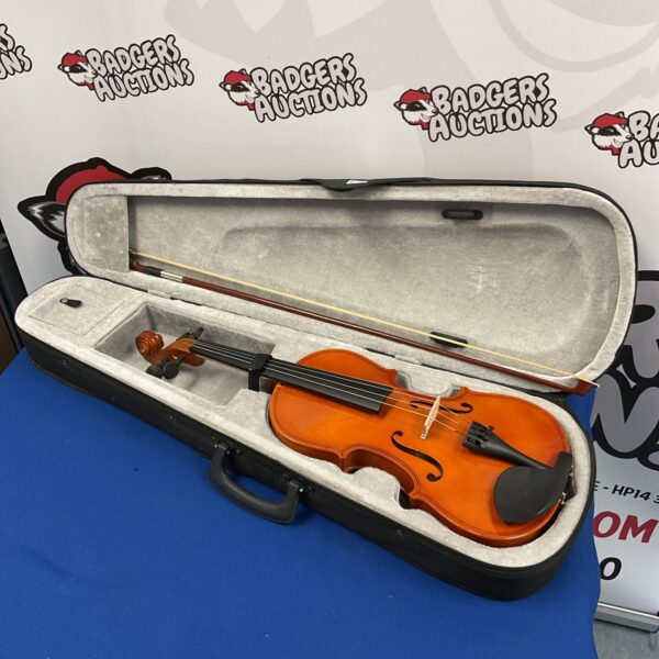 4/4 violin in case with bow